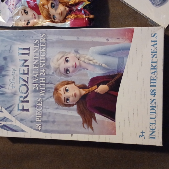 Frozen Assessory Bundle - Picture 3 of 3